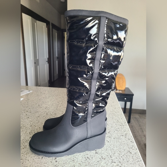 Boots - Picture 2 of 3